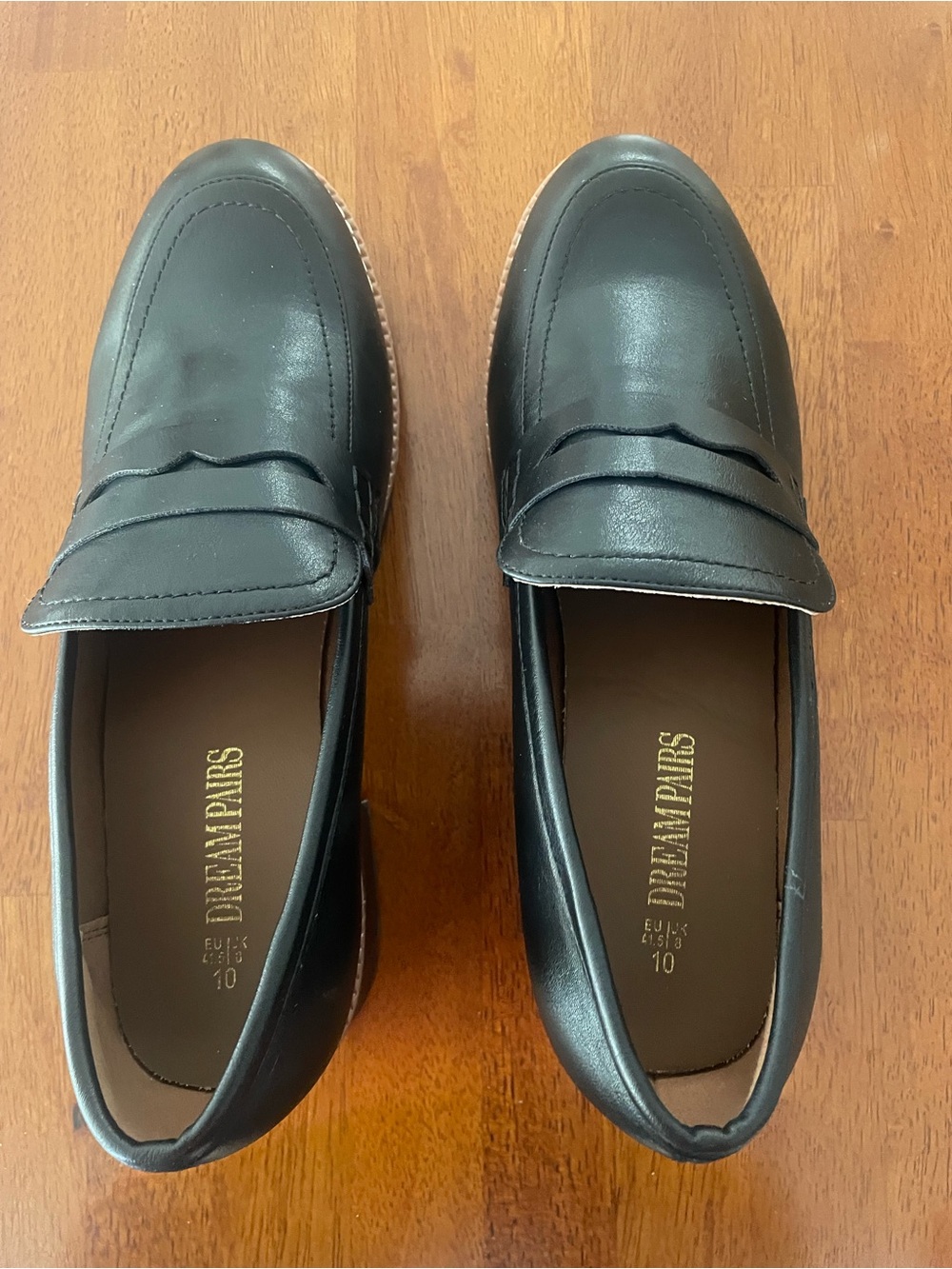 Women’s black leather dress loafers by Dream Pairs. Only worn once as you can s